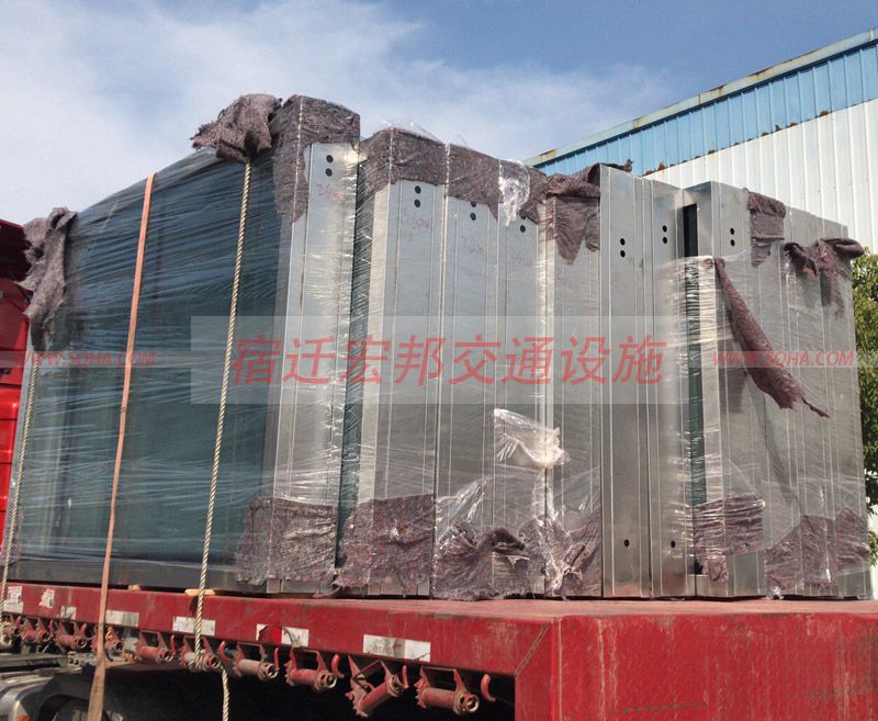 山東不銹鋼候車亭發貨